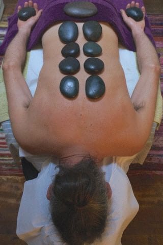 Massage Bằng đá nóng