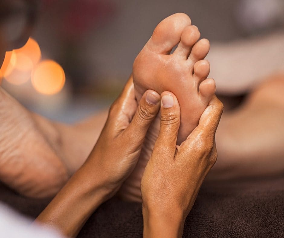 Lợi ích massage chân cho nam