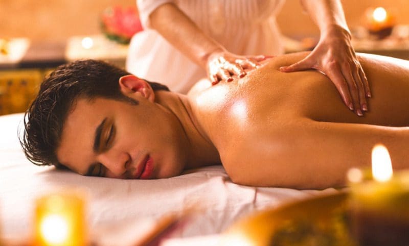 Massage bằng tinh dầu cho nam