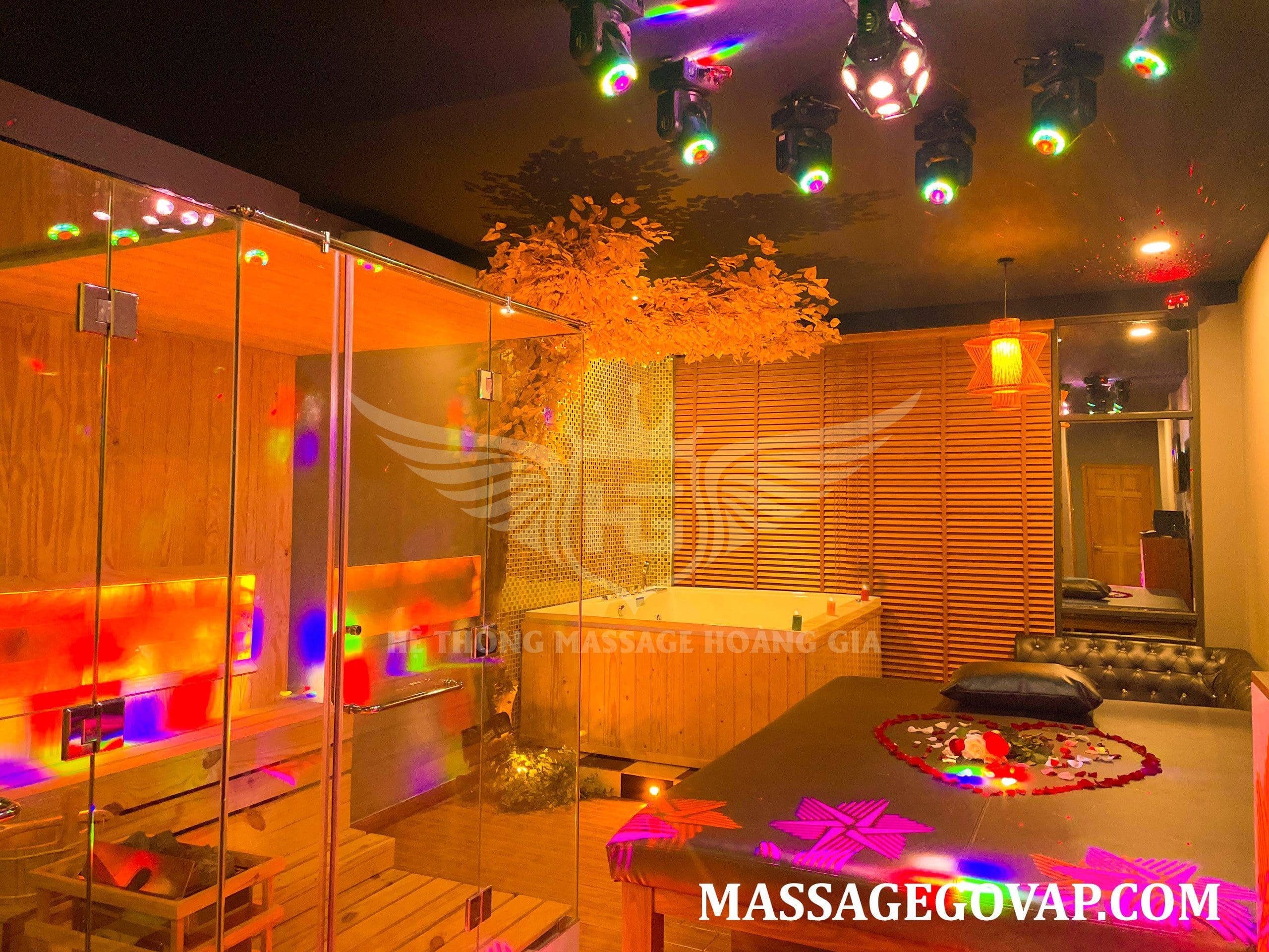 Hệ thống massage Hoàng Gia huyện Hóc Môn